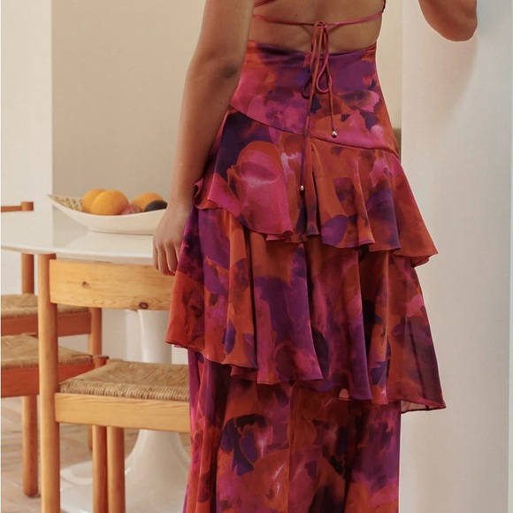 Elegant Evening Dress - Picture 2 of 3